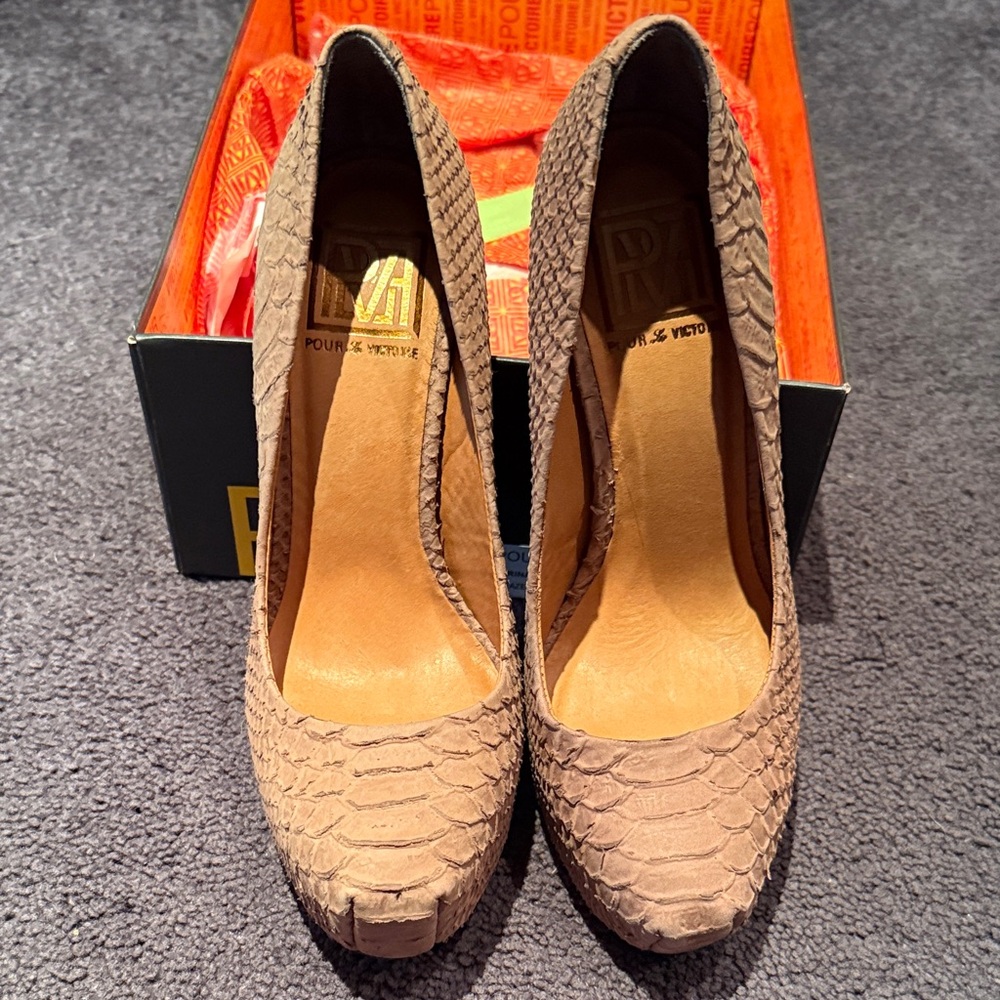 Pour La Victoire Beige Snakeskin Heels